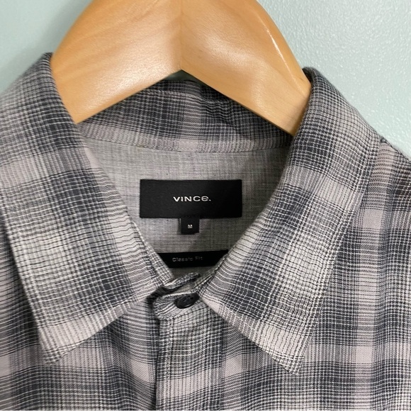 Vince Classic Fit M‎ Plaid Black Gray Button Up Shirt - Picture 2 of 6